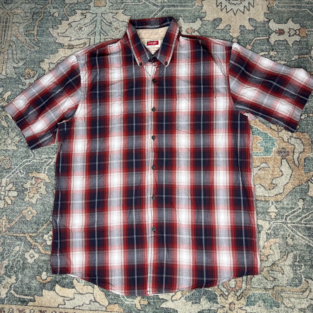 Wrangler Red, Navy & White Plaid Short-Sleeve Button-Down Shirt